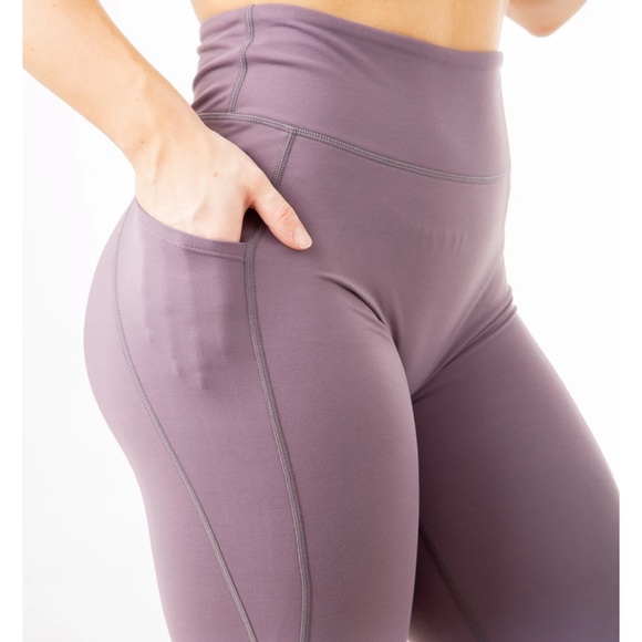 Curves N Combatboots Regal leggings - Picture 2 of 3